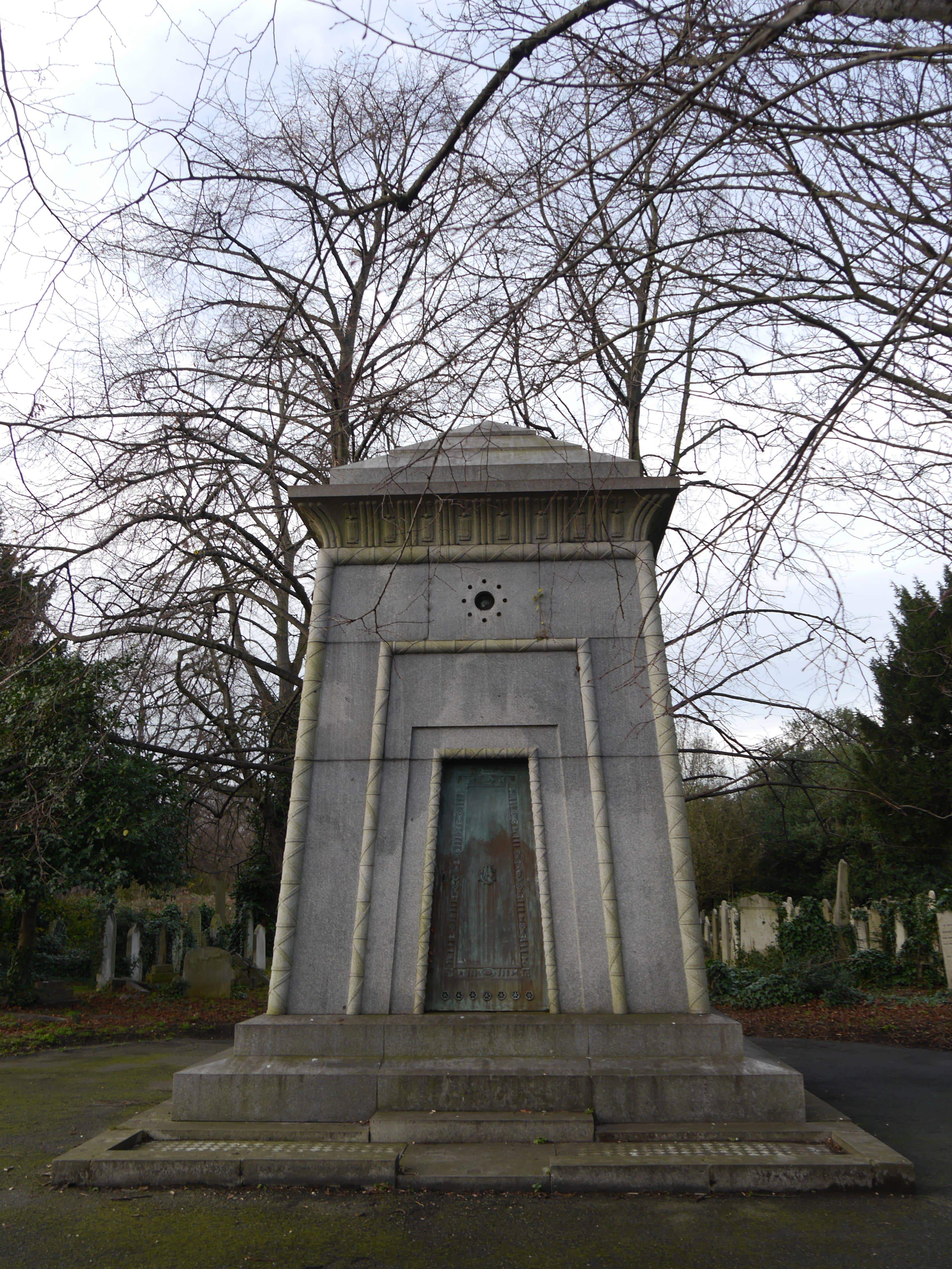 Brompton Time Machine: The Urban Legend of Time Travel