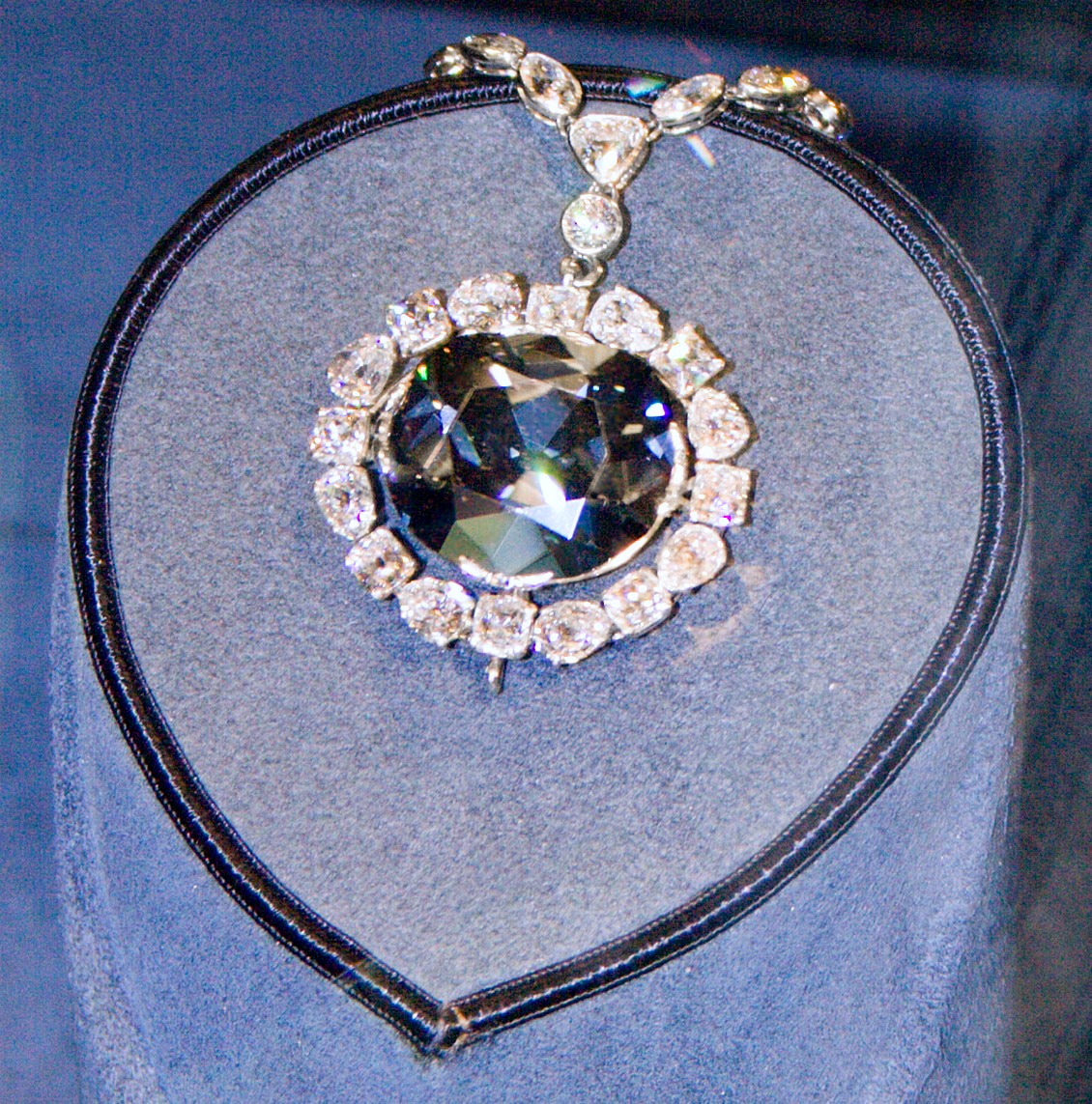 Hope Diamond: History and Its Legendary Curse