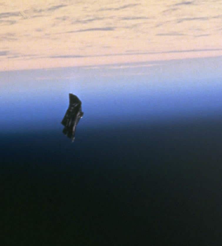 Black Knight Satellite: 13,000-Year-Old Alien Probe?